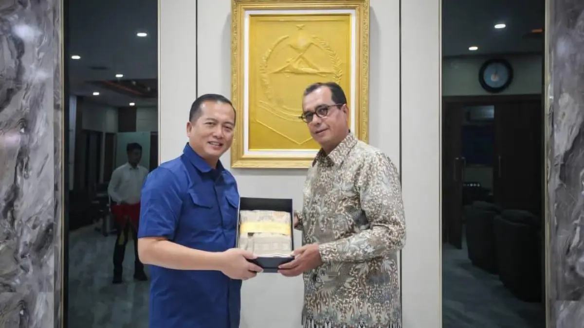 KERJA SAMA: Gubernur NTB Lalu Muhamad Iqbal saat pertemuan dengan Duta Besar Republik Tunisia untuk Indonesia, H.E. Mohamed Trabelsi di Ruang Kerja Gubernur NTB, Rabu (23/9).