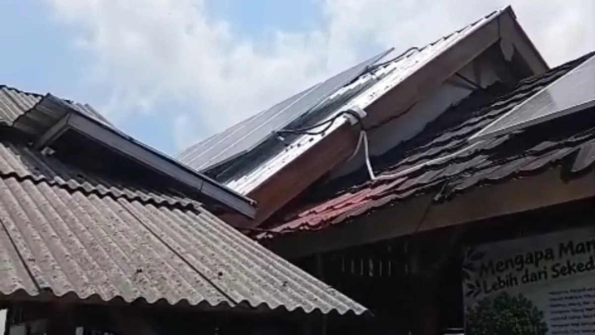Inilah salah satu panel surya yang sudah terpasang dan memberi manfaat bagi warga.