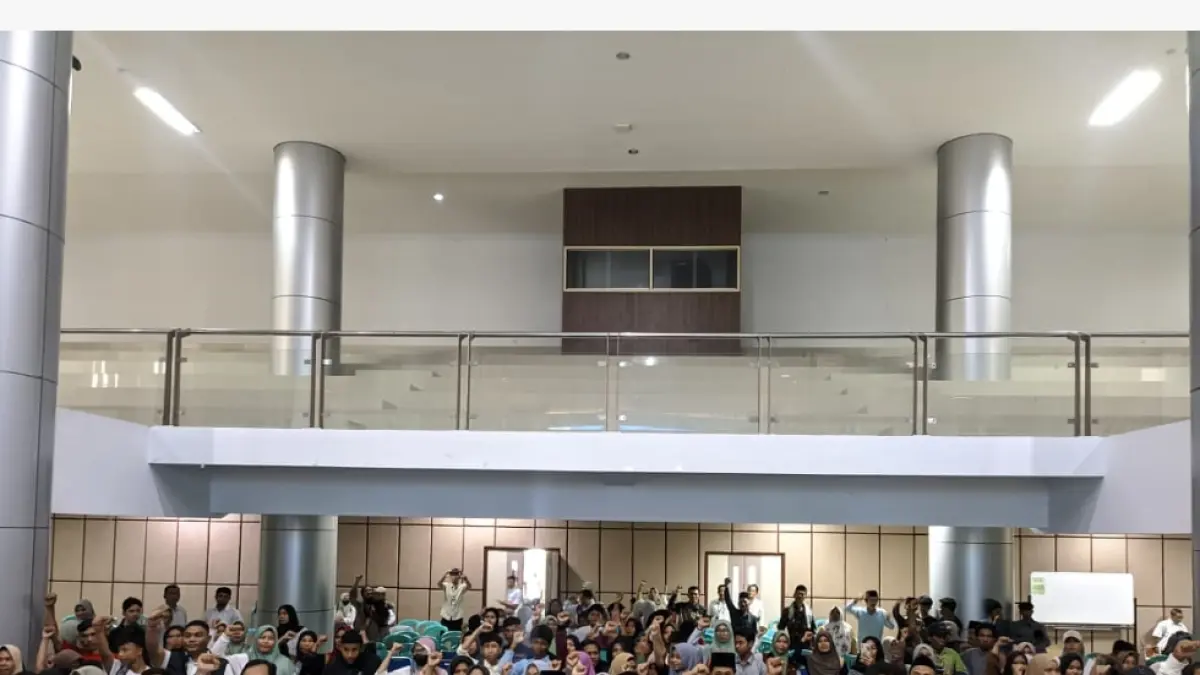 MPLS: Guru dan Sisa SRMA Lombok Timur saat mengikuti pra MPLS di Ballroom kantor Bupati Lotim