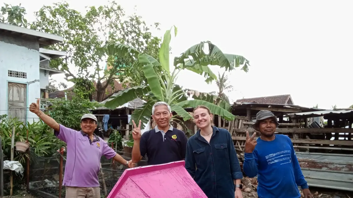 Tim Pengabdian Masyarakat Internal dari Kelompok Bidang Ilmu Konversi Energi, LPPM Universitas Mataram (UNRAM), berhasil menerapkan inovasi biogas digester portabel berbasis komposit di Dusun Bentenu, Desa Banyu Urip, Kecamatan Gerung, Lombok Barat, Senin (28/9).