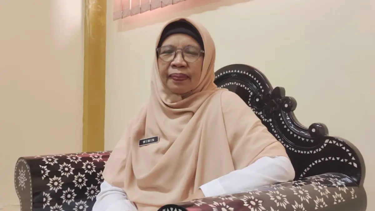 dr. Hj. Wiwin Nurhasida
