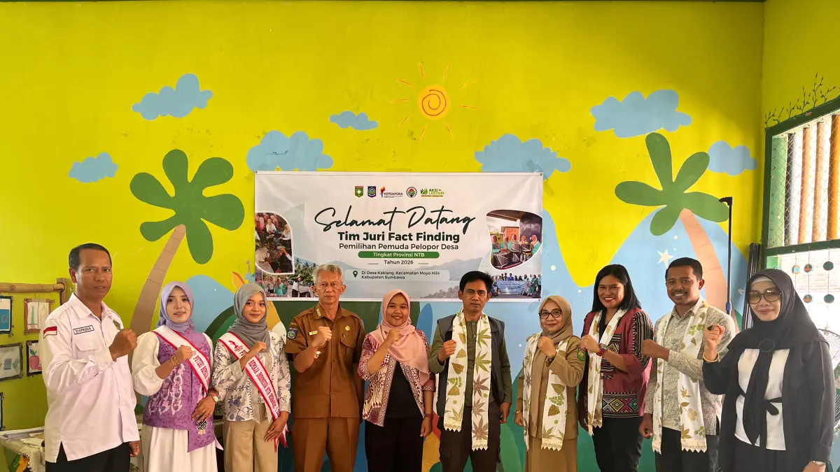 Tim penilai saat turun di Desa Kakiang, Kecamatan Moyo Hilir.