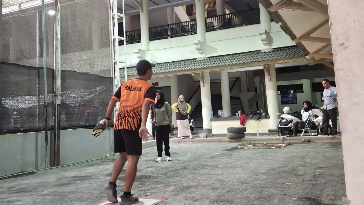 Atlet petanque NTB menjalani latihan di Undikma.