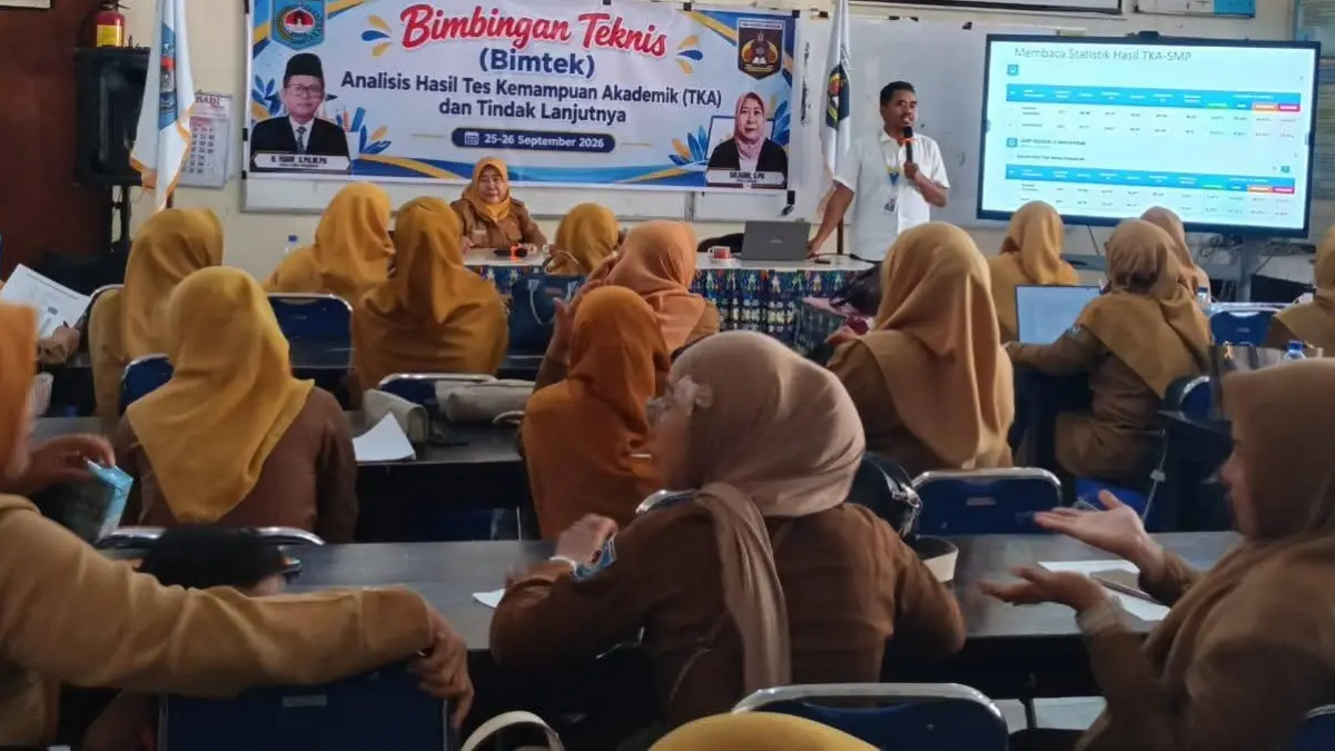 BIMTEK: Para guru SMPN 8 Mataram melaksanakan Bimtek menghadapi TKA 2026/2027 di sekolah setempat, belum lama ini.