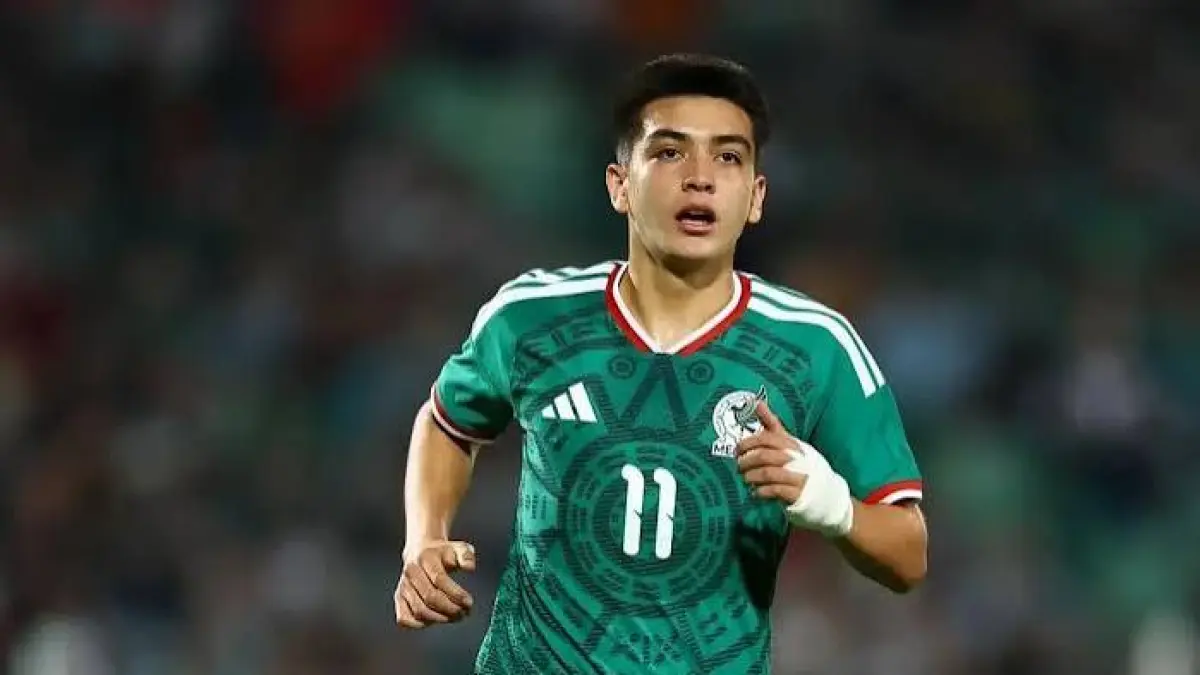 Arsenal terancam gagal mendapatkan Gilberto Mora karena Liverpool.