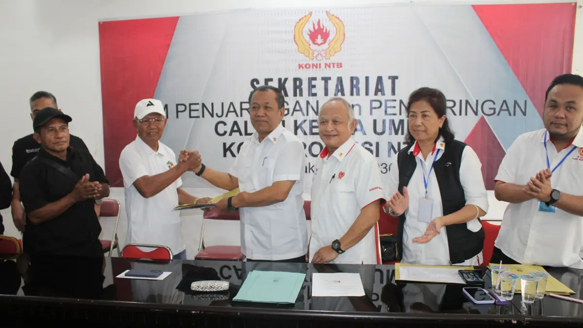 Perwakilan Mori Hanafi menyerahkan formulir dan berkas persyaratan kepada TPP.