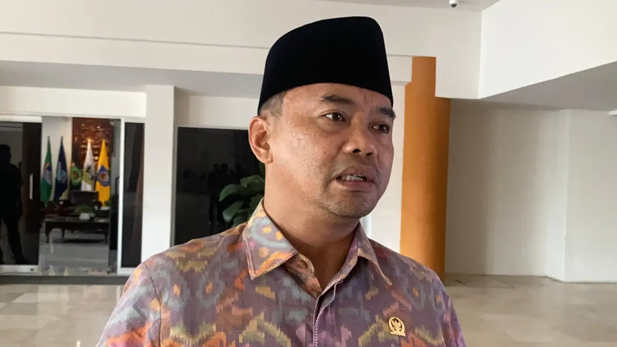 Lalu Wirajaya (Foto: Toni/Lombok Post)