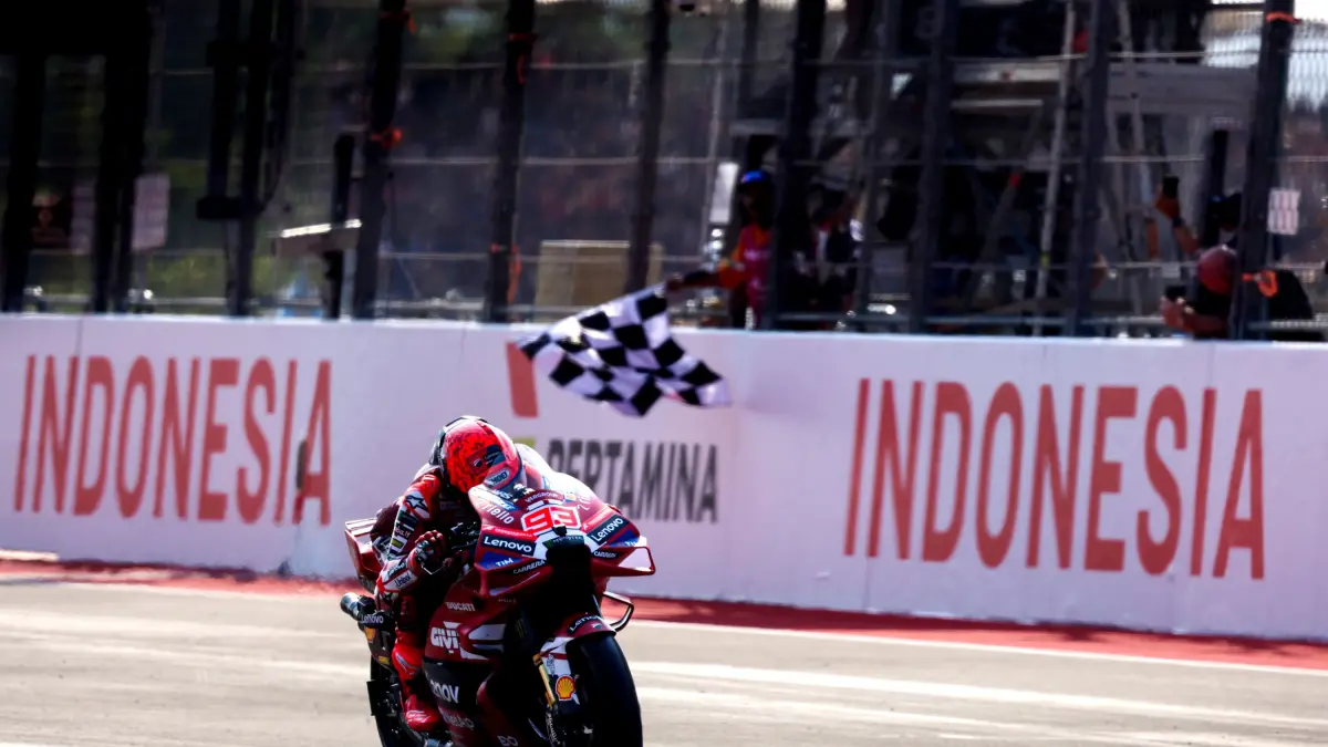 Marc Marquez berhasil menjuarai Sprint Race di Sirkuit Internasional Pertamina Mandalika. (IVAN/LOMBOK POST)