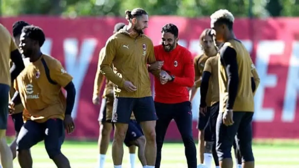 AKRAB: Suasana latihan para pemain AC Milan. (Ist/LombokPost)