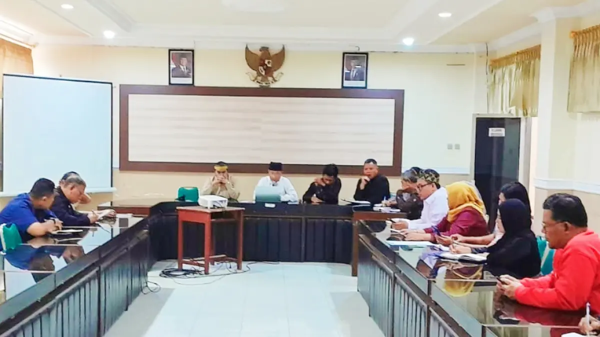 Dikpora NTB bersama sejumlah pihak menggelar rapat persiapan peringatan hari besar.