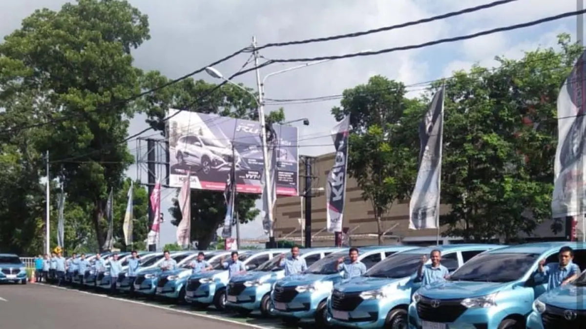 Bluebird terus bertransformasi menghadapi perubahan industri transportasi, memadukan layanan taksi konvensional dengan inovasi digital dan teknologi.