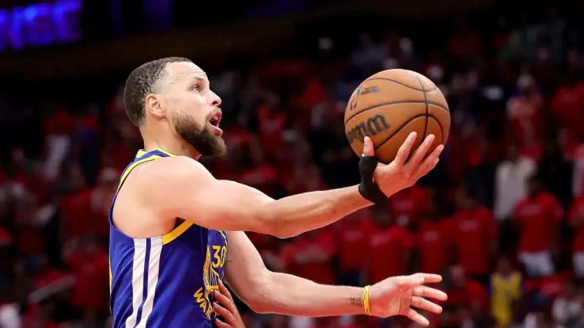 Stephen Curry Tampil Sempurna, Warriors Taklukkan Nuggets