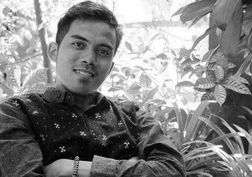 SOSOK BOBOT: Namanya Bobot Maksimum, anak dari Murdi dan Imin warga Desa Kawo, Pujut Lombok Tengah ini, seorang Caleg dari NasDem, namanya pun mulai viral, kemarin (13/1).