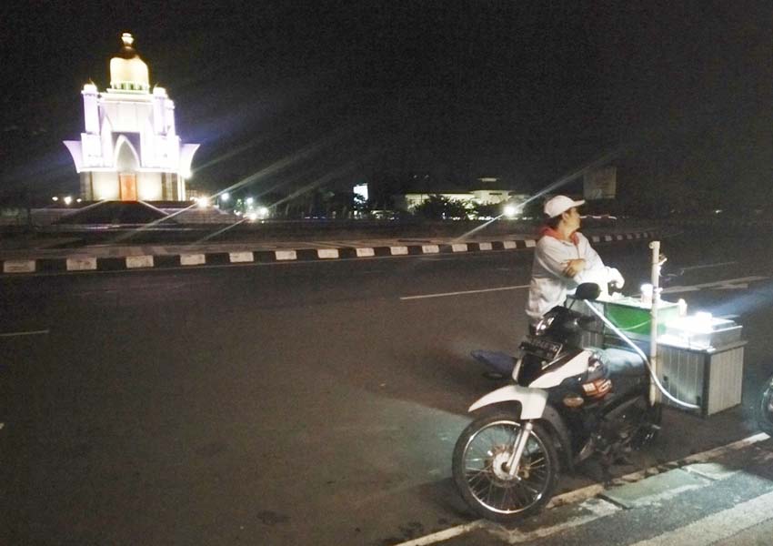 JANGAN BIARKAN GELAP: Beginilah kondisi penerangan di kawasan Bundaran GMS belum lama ini.