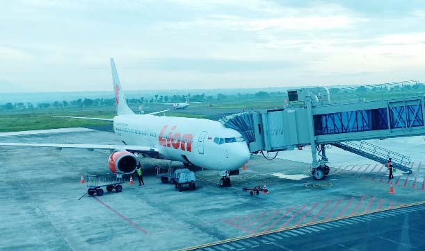 SIAP BERANGKAT: Sebuah pesawat terparkir di Bandara ZAM menanti jam terbang menuju rute berikutnya, beberapa waktu lalu.
