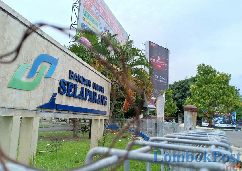 SISA SEJARAH: Plang identitas Bandara Selaparang yang telah berganti nama menjadi Pangkalan Udara (Lanud) Zainuddin Abdul Majid (ZAM).