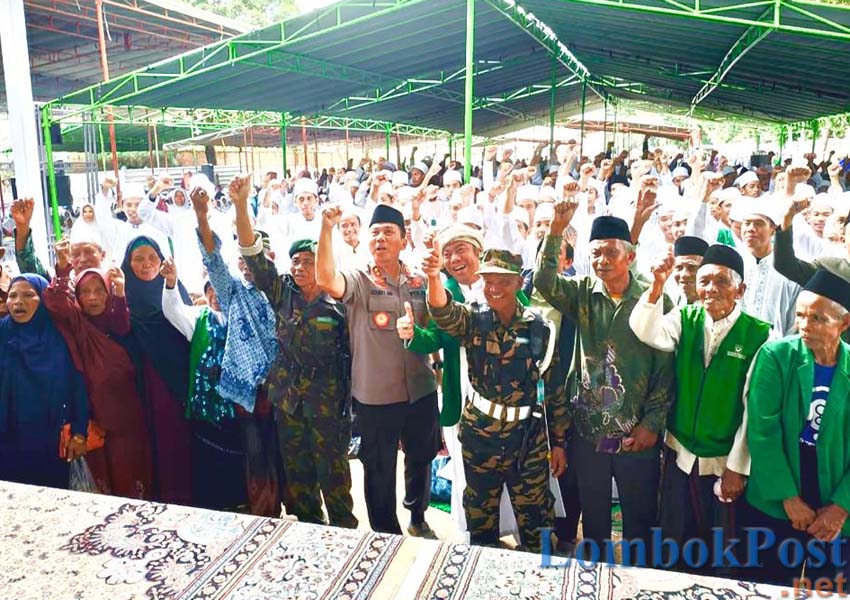 UNTUK NKRI: Sebagian massa Hizbullah saat perayaan hari jadinya yang ke-19 di Mataram, Rabu (27/2) lalu.