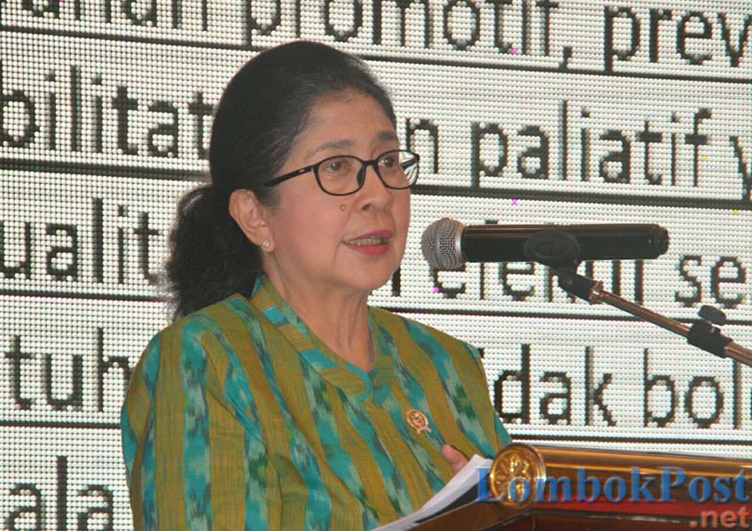 dr Nila Faried Moeloek