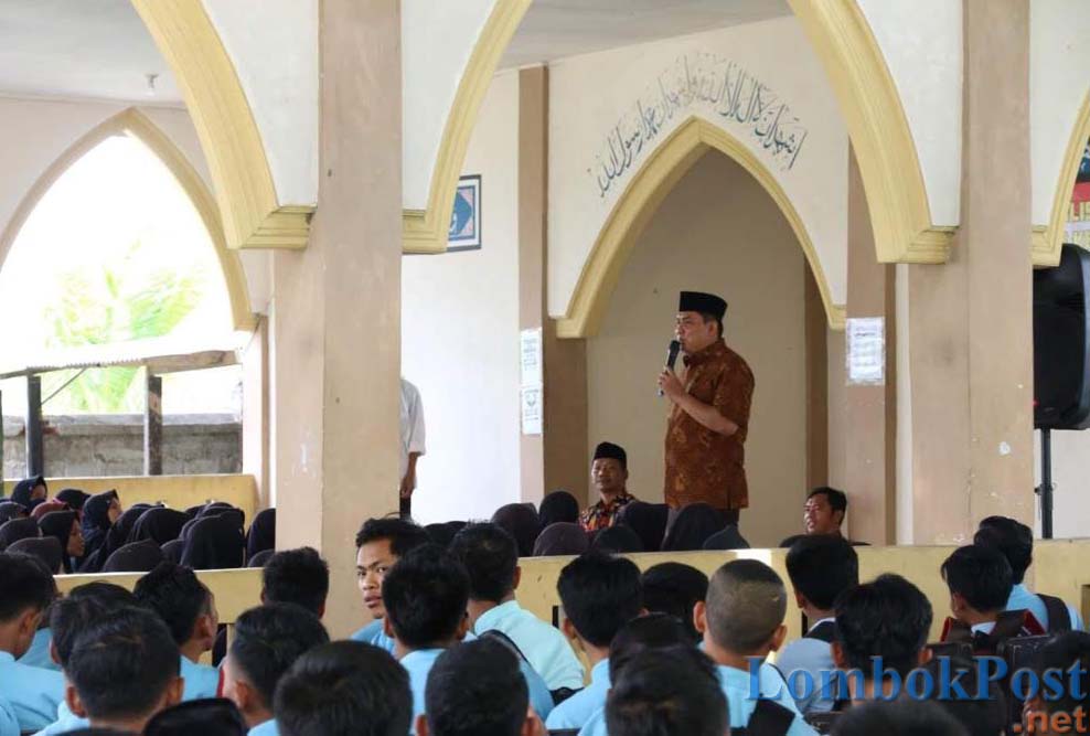 Ilustrasi kegiatan di Pondok Pesantren (dok. Lombok Post)
