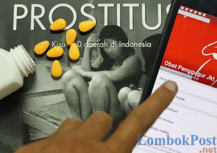 Salah satu sampel obat terbata yang dijual secara online dan bebas berupa obat penggugur kandungan beredar secara luas dan mudah di dapatkan di Jakarta, Minggu (7/4/2019). Hanung Hambara/Jawa Pos