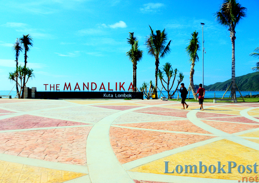LAND MARK: Inilah icon Pantai Kuta yang kerap menjadi titik foto bareng para wisatawan yang berkunjung.