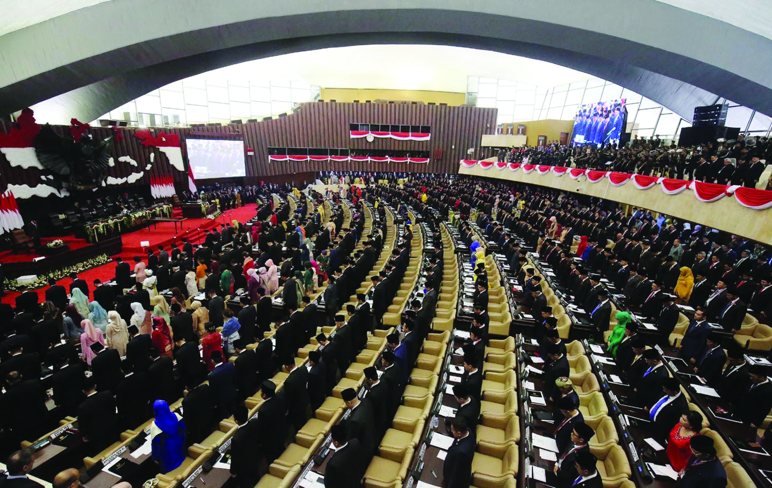 Suasana Pelantikan Anggota DPR RI di Gedung DPR RI, Jakarta, Selasa (1/10/19). Sebanyak 575 anggota DPR RI terpilih periode 2019-2024. FOTO : FEDRIK TARIGAN/ JAWA POS