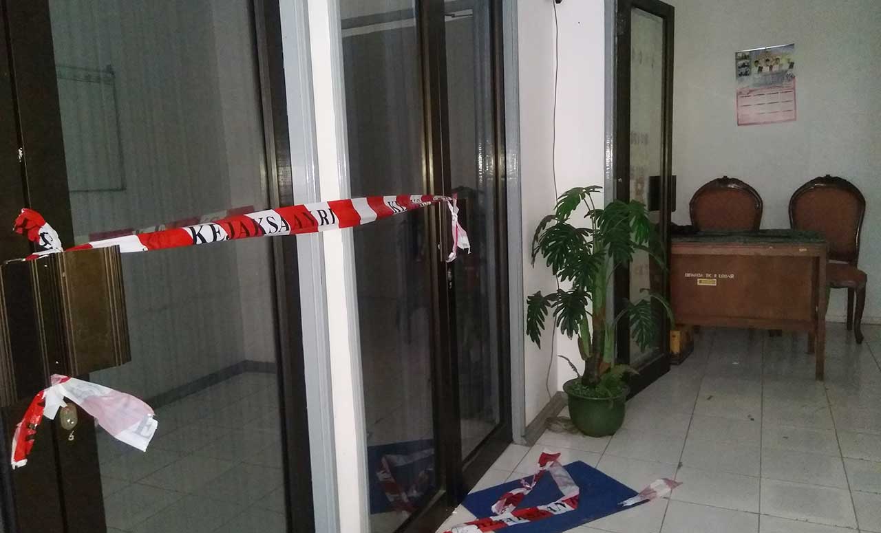 DISEGEL: Ruangan Kepala Dinas Pariwisata Lobar Ispan Junaidi disegel oleh pihak Kejaksaan Negeri Mataram sekitar akhir tahun lalu.