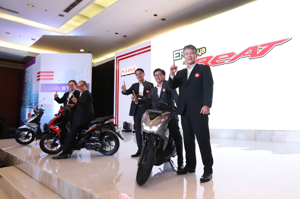 Foto bersama : Manajemen AHM saat meluncurkan All New Honda Beat, di Jakarta, kamis lalu (16/1)