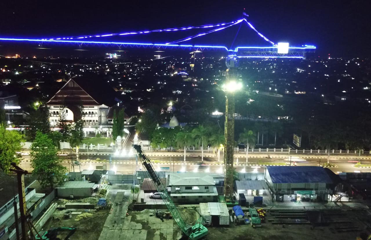 HOTEL BERBINTANG: Proses pengerjaan hotel Prime Park, sedang berlangsung, beberapa waktu lalu.