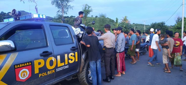 DIANGKUT: Sejumlah kendaraan yang digunakan untuk balap liar diamankan anggota Polsek Sekotong, Sabtu (28/3) lalu. (Dok. Polres Lobar)
