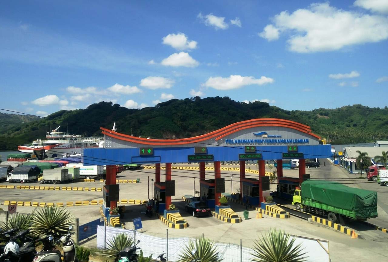 PERKETAT PENGAWASAN: KKP Mataram kini mulai melakukan pengawasan di Pelabuhan ASDP Lembar. Menyusul berita mengenai warga asing yang meninggal di Bali akibat virus korona.