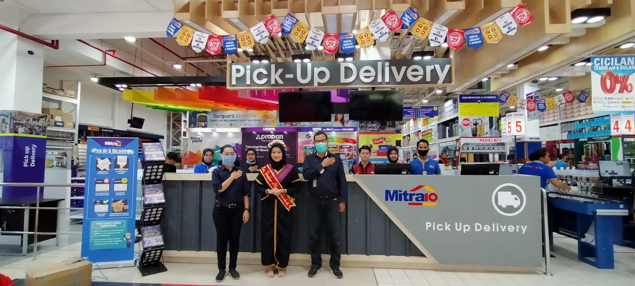 SIAP MELAYANI: Toko Mitra10 Lombok yang berada di Jalan Terusan Bung Hatta, Kelurahan Karang Baru, Kecamatan Selaparang, Kota Mataram, NTB menggelar soft launching, Kamis (9/4) kemarin.