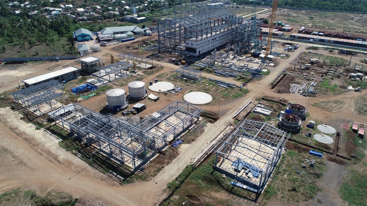 SESUAI JADWAL: Proyek PLTU Sambelia di Desa Padak Guar, Sambelia, Lombok Timur, tetap berjalan di tengah pandemi Covid-19. Proyek memberlakukan penerapan protokol kesehatan yang ketat.