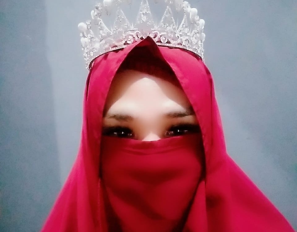 BIKIN PANGLING: Inilah foto Su alias Mita, pria 25 tahun asal Ampenan yang dinikahi  Mu, 31 tahun warga Desa Gelogor Kecamatan Kediri. (Ist/Lombok Post)