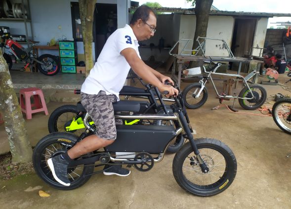 SIAP DIKIRIM: Sepeda listrik produksi Le-Bui ini akan dikirim menuju Amerika Serikat.( DIDIT/LOMBOK POST)