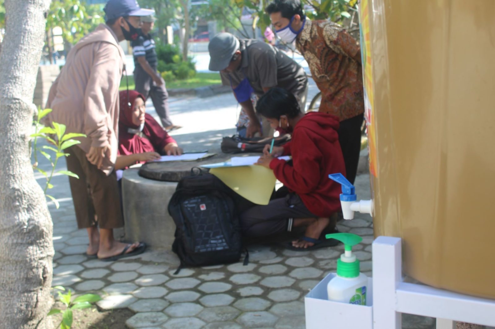 CEGAH KORONA: Inilah contoh tempat cuci tangan di SMAN 3 Mataram, beberapa waktu lalu.