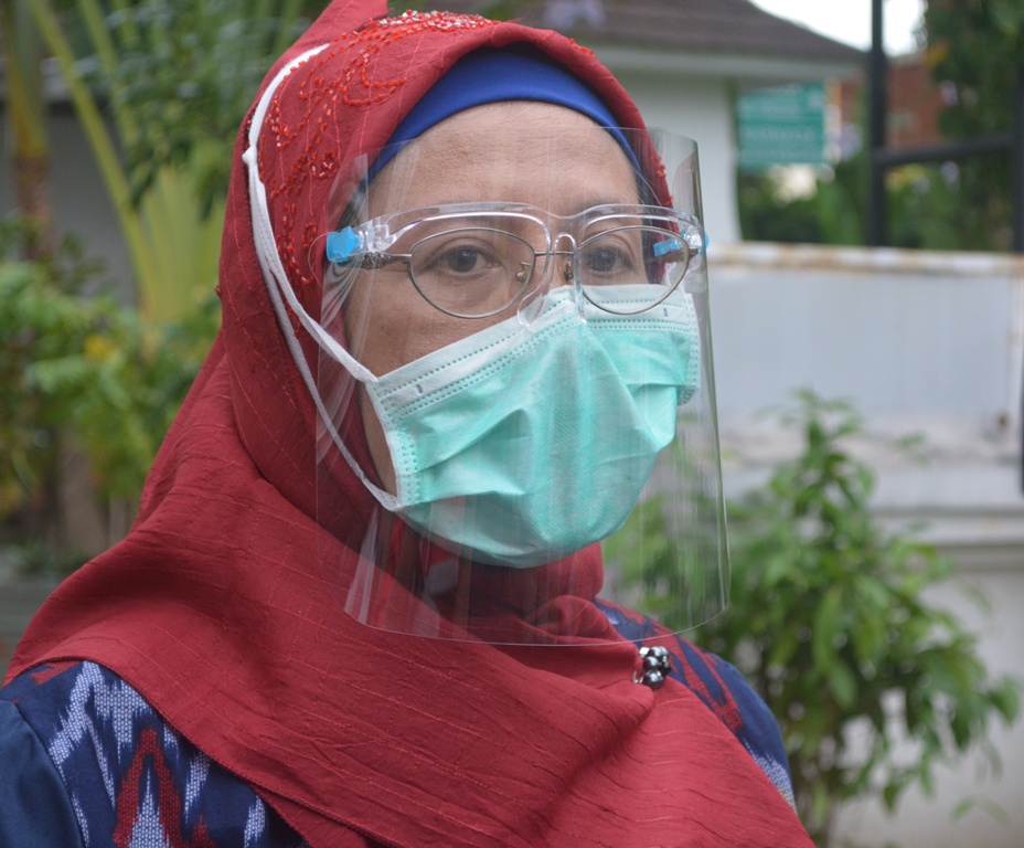 dr Hj Nurhandini Eka Dewi