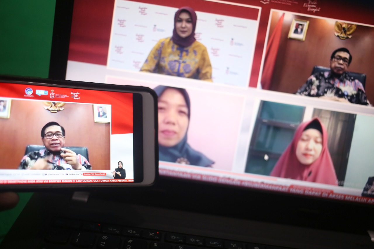 Dr. Abdul Kahar, Kepala Pusat Layanan Pembiayaan Pendidikan Kemendikbud dalam Dialog Produktif bertema ‘Subsidi Upah Mendukung Pendidik dan Tenaga Kependidikan Non PNS’ di Media Center Komite Penanganan COVID-19 dan Pemulihan Ekonomi Nasional (KPCPEN), Ka