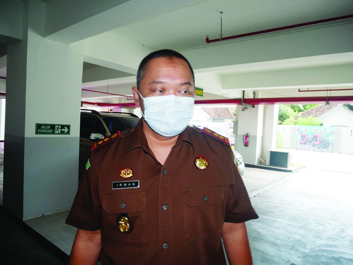 Kepala Kejari Lotim Irwan Setiawan Wahyuhadi. (harli/lombok post)