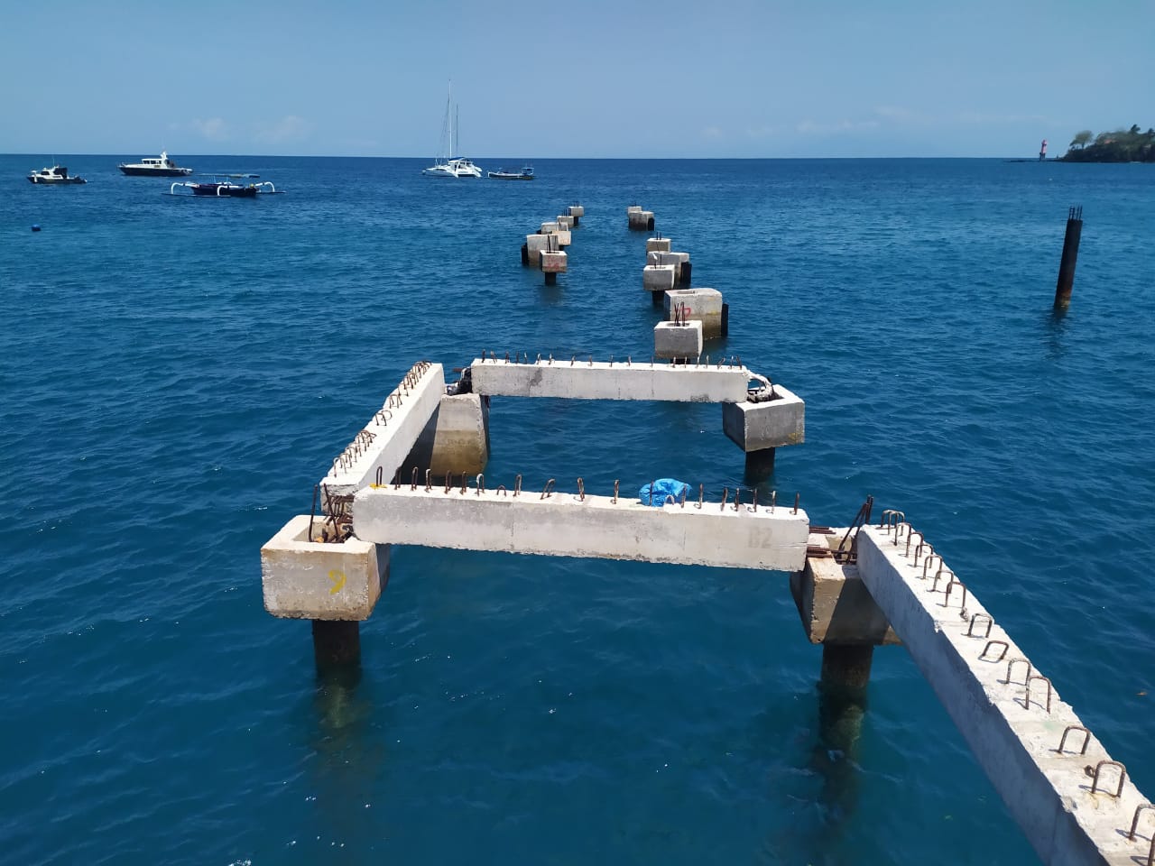 TAK DILANJUTKAN: Inilah proyek dermaga Senggigi yang pembangunannya mangkrak sejak akhir tahun 2019 lalu.