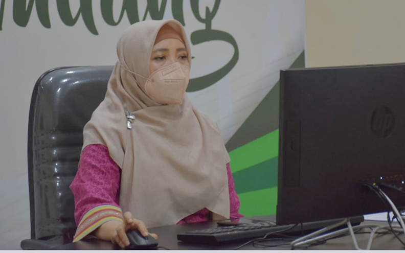 MEMBANGGAKAN: Wakil Gubernur NTB Hj Sitti Rohmi Djalilah memberikan sambutan pada deklarasi KSB Tuntas Pilar STBM yang berlangsung secara virtual, Kamis (19/8/2021). (Dinas Kominfotik NTB for Lombok Post)