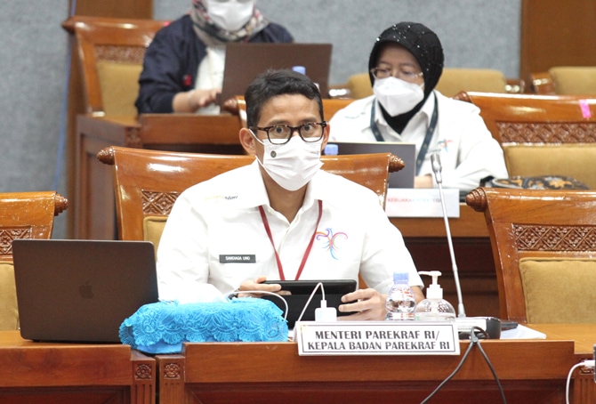 Menteri Pariwisata dan Ekonomi Kreatif (Menparekraf) Sandiaga Salahudin Uno mengatakan, digitalisasi dan kearifan lokal menjadi elemen penting dalam pengembangan desa wisata di tanah air. (Dery Ridwansah/ JawaPos.com)