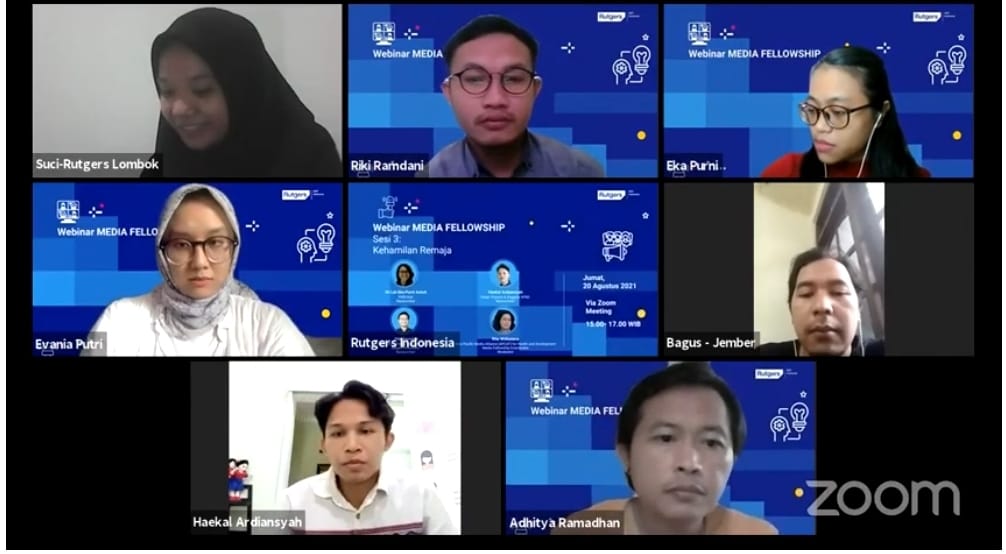 DISKUSI: Peserta dan pemateri Webinar membahas bahaya kehamilan remaja secara daring, beberapa hari lalu.