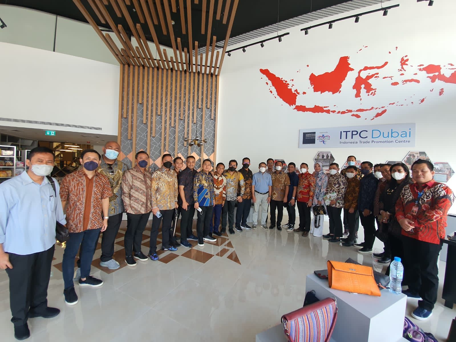 KOLABORASI: Hipmi Indonesia bersama Hipmi daerah se-Indonesia saat menghadiri Dubai Expo 2020