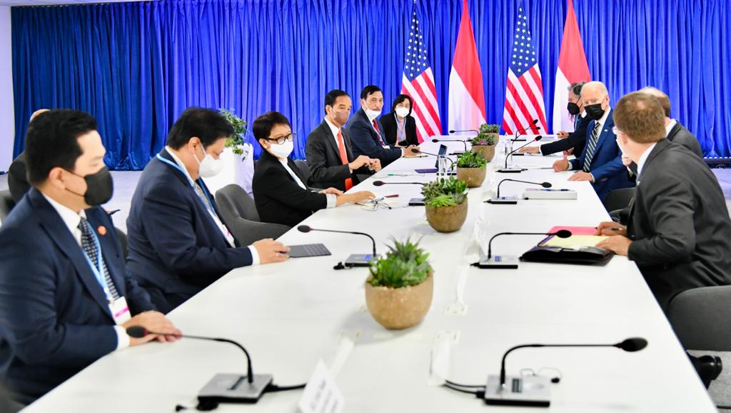 KTT : Menko Perekonomian Airlangga Hartarto mendampingi  Presiden RI Joko Widodo dalam pertemuan KTT G20 di Roma, Italia beberapa wkatu lalu.