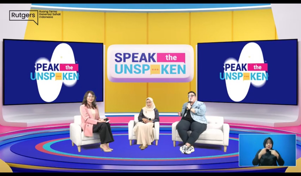 Pembicara di Talkshow Launching Rutgers Indonesia 2021 Program Ruang Temu Generasi Sehat Indonesia bertemakan Speak The Unspoken menyampaikan materinya. Acara ini digelar dalam bertepatan dengan Sumpah Pemuda 28 Oktober 2021 secara daring.
