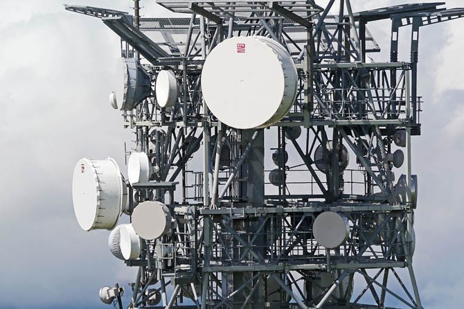 Ilustrasi: antena BTS pemancar telekomunikasi. (Pixabay)