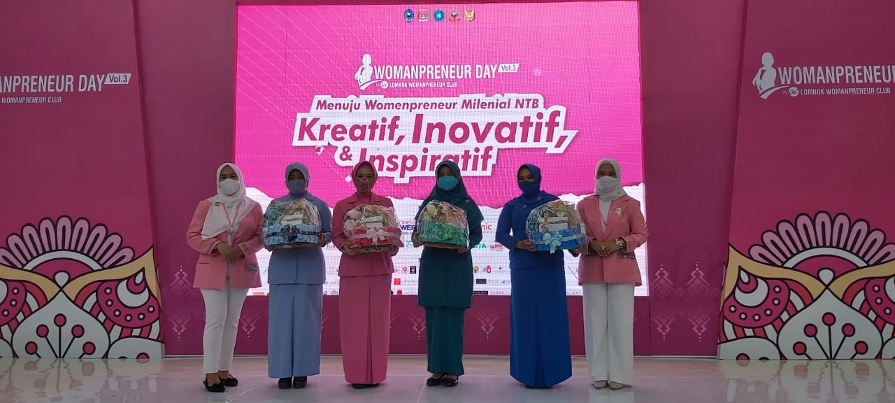 Forkopimda Provinsi NTB bersama LWC membuka kegiatan Womenpreneur Day Vol III di Atrium LEM, Sabtu (4/12).