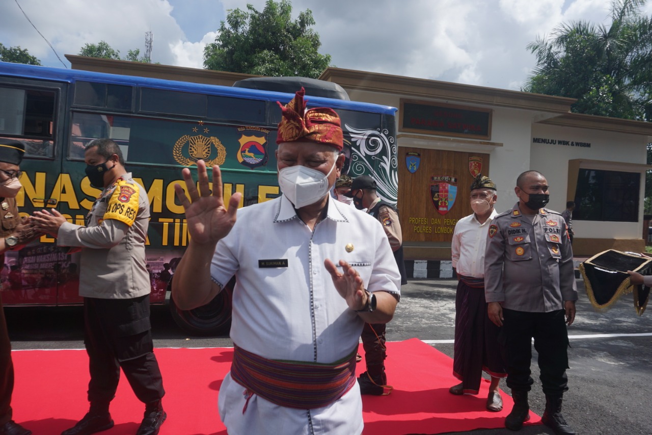Bupati Lotim HM Sukiman Azmy (Fatih/Lombok Post)