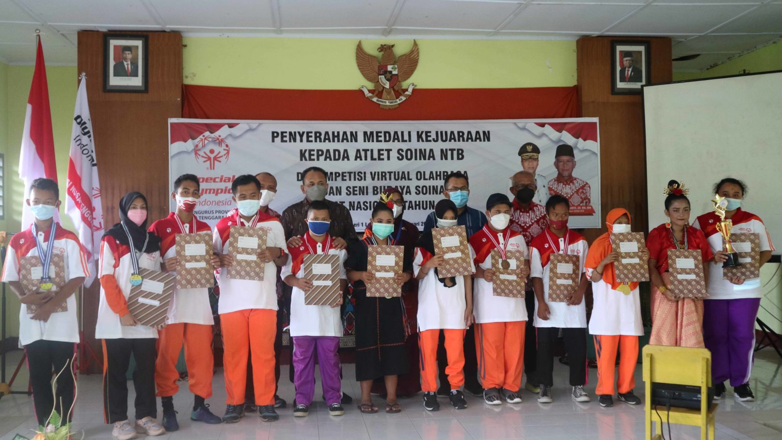 PRESTASI: Atlet-atlet bertalenta khusus meraih medali pada Kejuaraan Virtual Olahraga dan Seni Budaya 2021.
